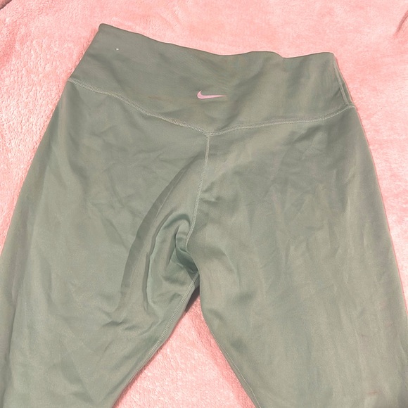 Nike Dri fit Leggings! Size Medium - Picture 4 of 4